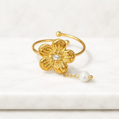 botanical gift dainty flower ring shiny gold ring polished jewelry casual jewelry daily jewelry fashion accessory floral trend ring unique jewelry finger accessory