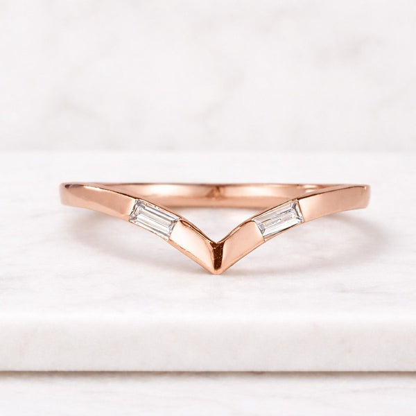 Unique Baguette Cut Emerald Wedding Band Rose Gold Wavy Band Moissanite Curved Stacking Ring Personalized Bridal Gifts Handmade Ring