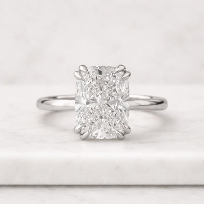 clean style modern jewelry elegant accessory handmade jewelry artisan ring center stone ring statement jewelry sleek ring shiny jewelry refined ring premium ring