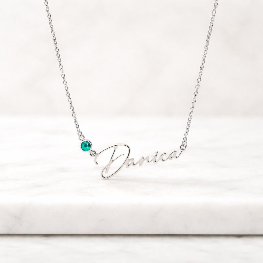 custom nameplate elegant pendant minimal pendant modern pendant dainty chain fine jewelry personalized charm