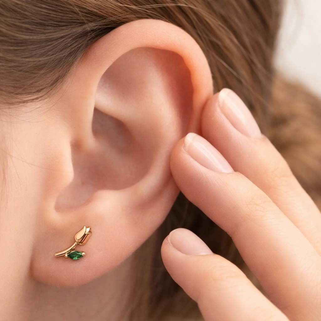dainty emerald stud earrings gold floral design minimalist jewelry small green gemstone earrings for women gift for her anniversary birthday everyday wear fine gold earrings