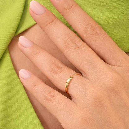 delicate ring band ring gold band ring statement ring clean design ring chic ring luxury ring handmade ring artisan ring refined ring classic ring timeless ring trendy ring stylish ring finger ring ring jewelry yellow gold ring