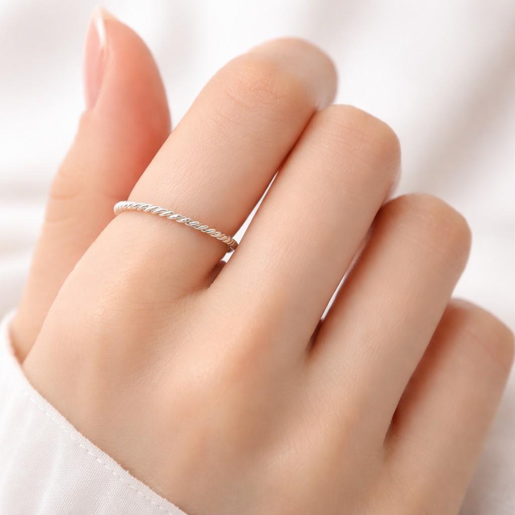 delicate ring tiny ring handmade ring fine jewelry modern ring elegant ring sleek ring polished ring textured ring artisan ring classic ring casual ring fashion ring trendy ring
