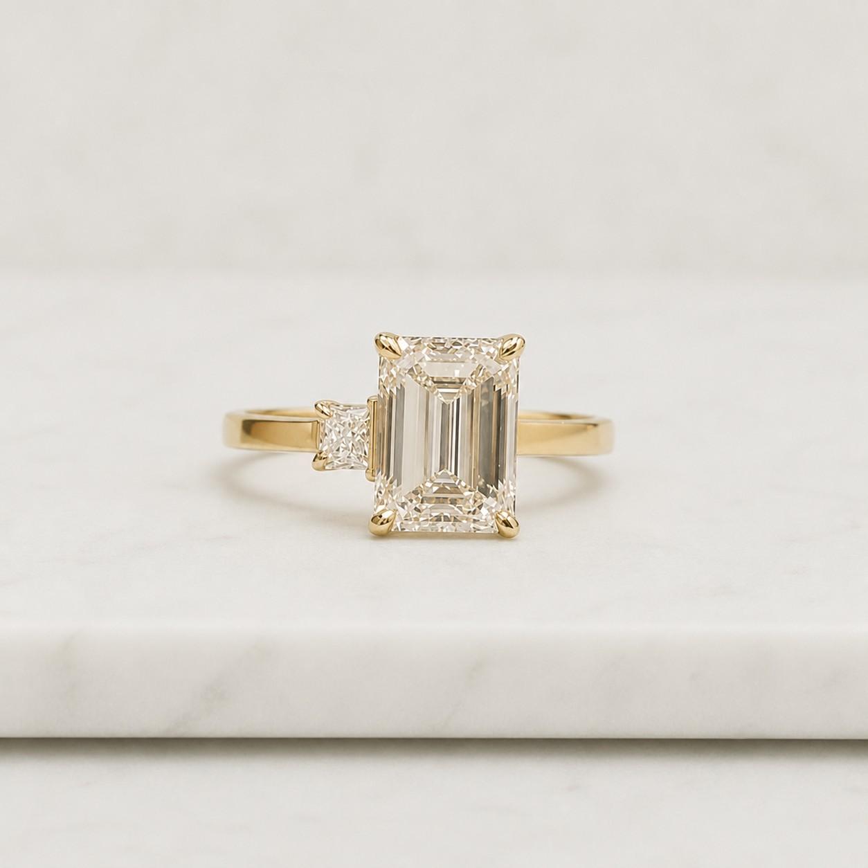 diamond ring moissanite ring lab diamond cubic zirconia emerald diamond emerald moissanite emerald lab diamond