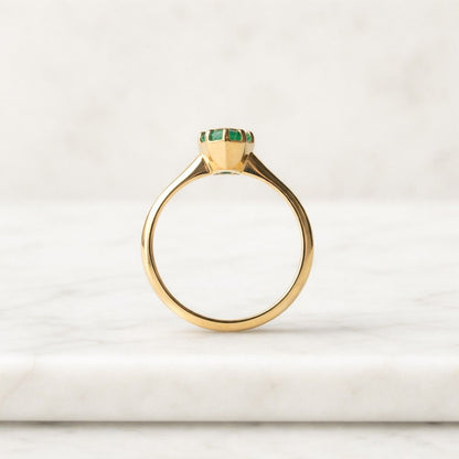 faceted gemstone ring unique jewelry trendy jewelry stylish ring petite jewelry delicate jewelry crystal jewelry green fashion ring tear drop ring pear shape ring chic jewelry