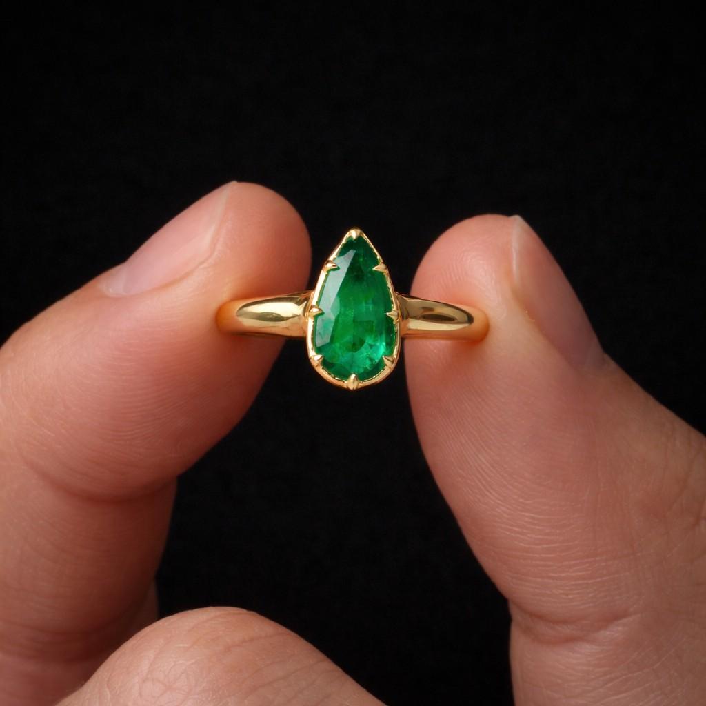 faceted ring tapered ring luxury ring custom ring chic ring glossy ring sleek ring simple ring bold ring natural stone ring crystal ring petite ring stylish ring gold jewelry