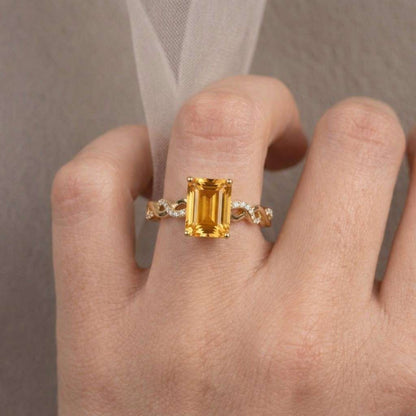 1 CT Round Solitaire Engagement Ring with Pavé Band, 14k Gold Proposal Ring, Dainty Rings For Her, Classic Moissanite Wedding Ring for Her
