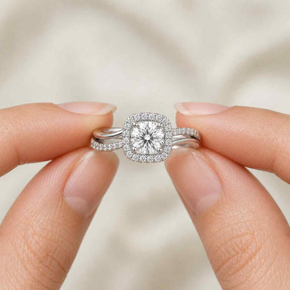 gemstone ring promise ring anniversary ring fashion ring handmade ring custom ring unique ring modern ring classic ring polished ring bright ring luxury jewelry