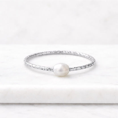 Pearl Chevron Twisted Rope Wedding Band, V Shaped Ring, Fresh Pearls, Dainty Stacking Ring, Minimalist Wedding Band, Gift for Her