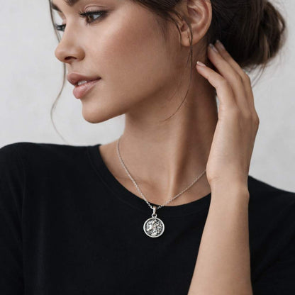 minimalist-leo-necklace-silver-lion-pendant-modern-style