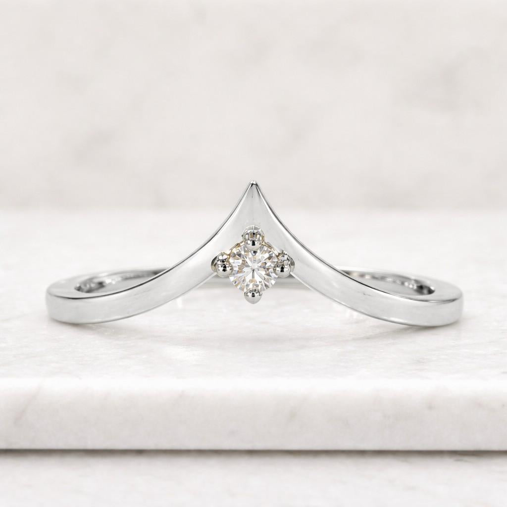 Lab Grown Diamond Tiara Wedding Ring: Round Cut Chevron Band