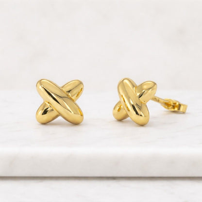 modern gold jewelry heirloom earrings premium gold studs handcrafted gold earrings custom gold earrings lightweight gold studs