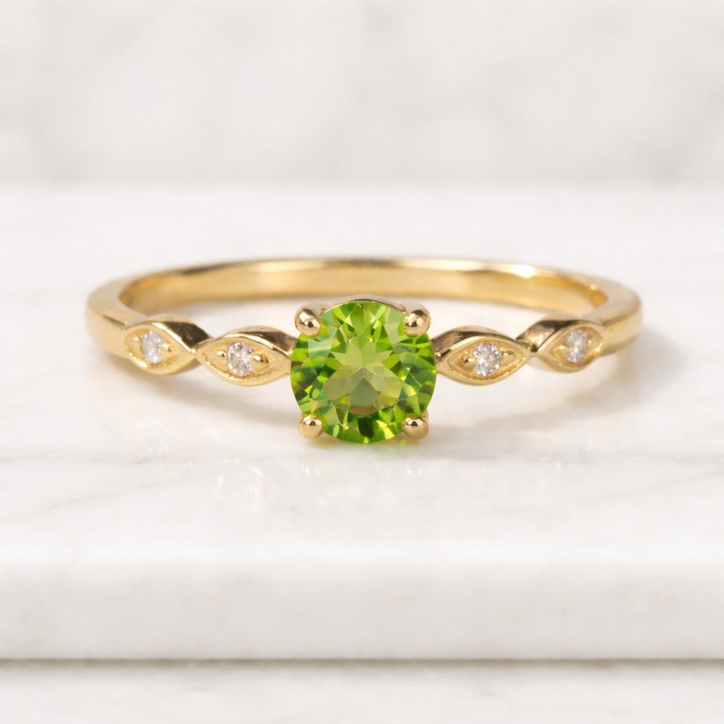Vintage Round Cut Diamond Engagement Ring, 18K Gold Wedding Ring, Classic Three Stones Ring, Elegant Bridal Ring, Anniversary Promise Ring
