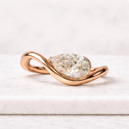 organic ring fluid ring flowing ring swirl ring contemporary ring feminine ring chic ring trendy ring stylish ring