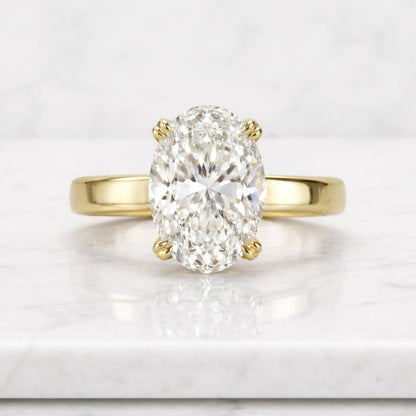 Oval Lab-Grown Diamond Solitaire Ring – Minimalist 14K Gold Band