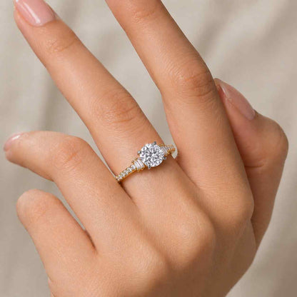 2 Carat Round Brilliant Cut Moissanite Diamond Engagement Ring – 14K Yellow Gold, VVS1 D Color IGI Certified – Blondell Scallop
