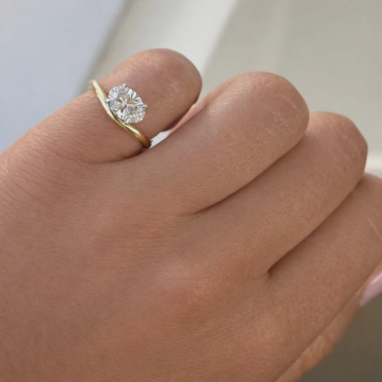Elegant Marquise Diamond Ring in Yellow Gold