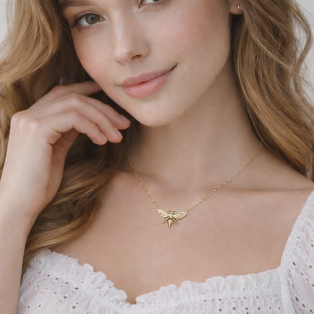 14K Gold Bee Necklace, Handmade Jewelry, Solid Gold Bee Necklace, Gift For Mom, Minimalist Jewelry, Bee Jewelry, Fine Jewelry, Mama Necklace

