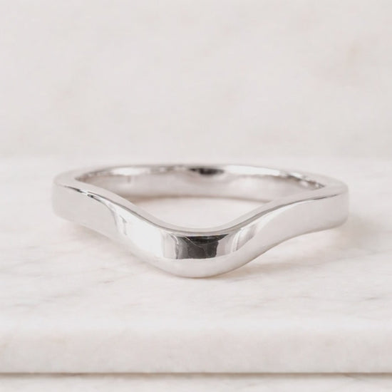 Custom Vintage Diamond Lab Grown Diamond Curved Wedding Band 10K 14K 18K Yellow Gold Promise Ring Delicate Chevron Stacking Ring Anniversary
