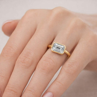 refined ring delicate ring luxury jewelry simple ring modern jewelry ring lover gift jewelry gift ring design ring stackable ring bezel jewelry fine ring gold jewelry ring style ring trend ring