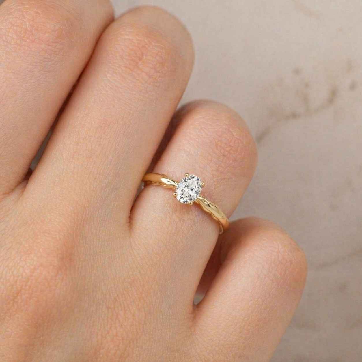 Oval Diamond Engagement Ring Lab Grown Diamond Solitaire Ring Wedding Anniversary Gifts Simple Diamond Ring for Proposal 10k 14k 18k Gold