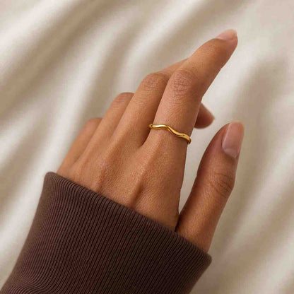 Minimal Moissanite Curved Wedding Band Solid Gold Stacking Matching Wave Wedding Ring Promise Ring for Her Handmade Jewelry Anniversary Gift