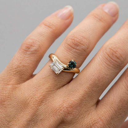 Unique Toi Et Moi Engagement Ring Emerald Cut Moissanite Round Emerald Ring Yellow Gold Wedding Ring You And Me Wave Twist Birthstone Ring
