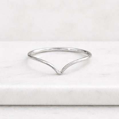 v ring chevron ring contour ring curved ring wishbone ring nesting ring stack ring band ring thin ring slim ring minimalist ring dainty ring simple ring open curve ring pointed ring valley ring wedding band