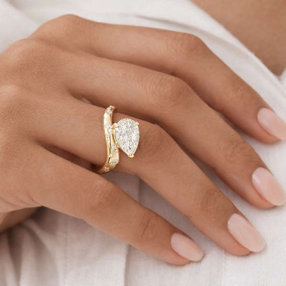 women ring luxury ring fine jewelry unique ring modern ring elegant ring sparkling ring crystal ring gemstone ring